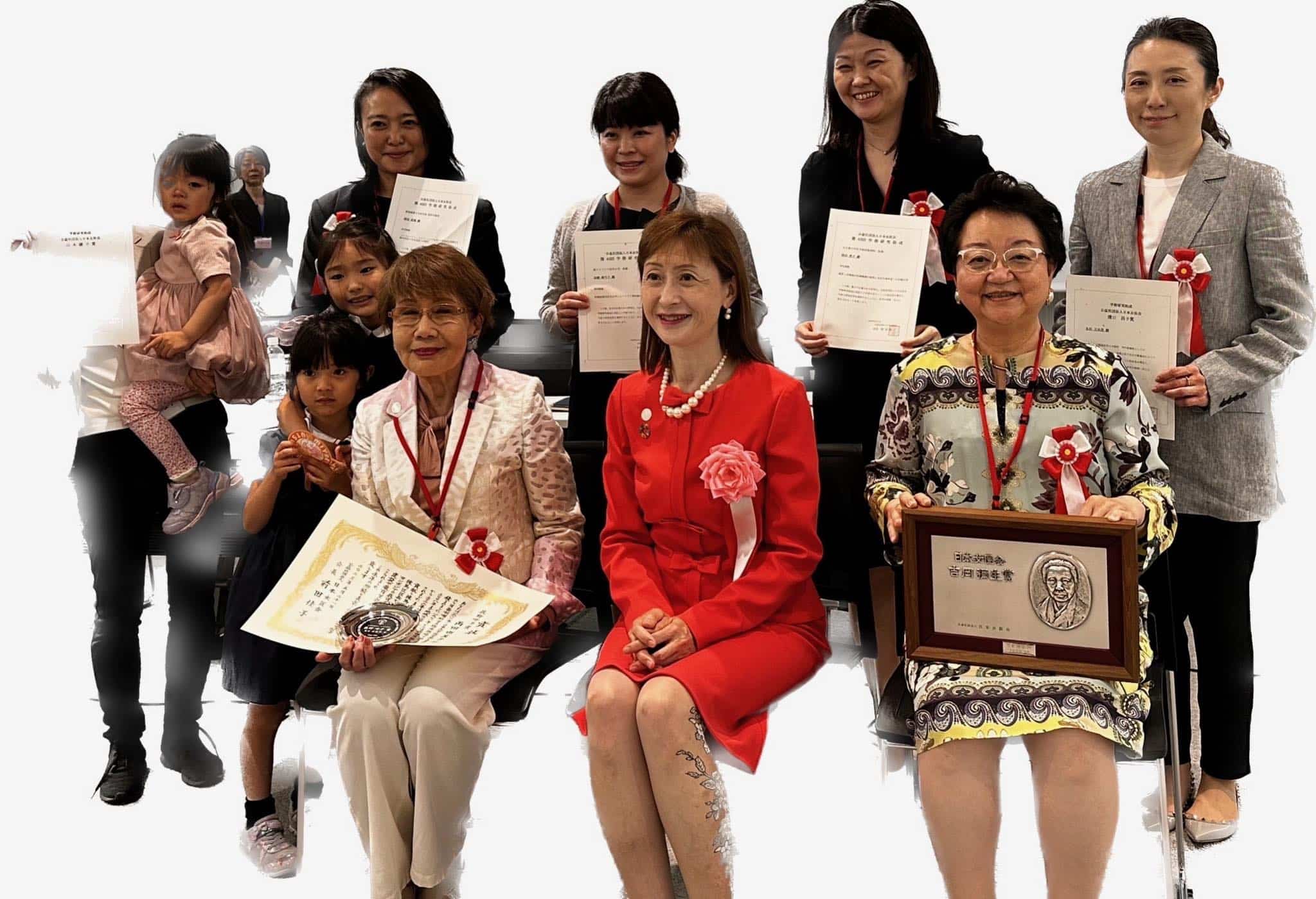 Award winners at the 68th Annual Meeting of the Japan Medical Workers' Association held in Utsunomiya on May 21st.