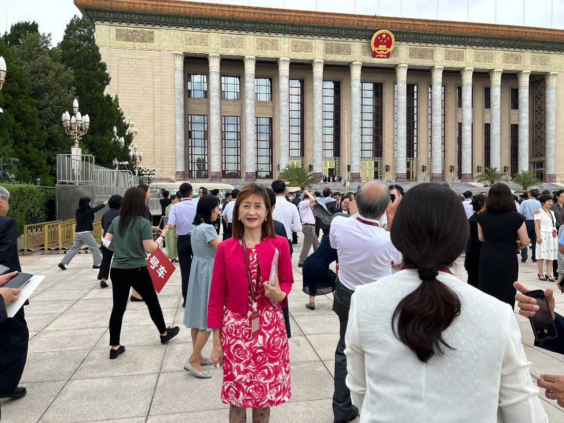 Fig. 2. Professor Maeda outside the Great Hall of the People in Beijing