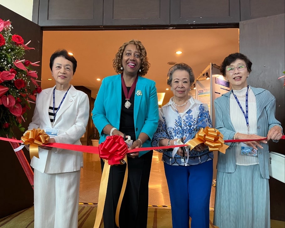 Fig 4. Opening of poster and commercial exhibition : Bong, Eleanor, Vivina, Khung Ah